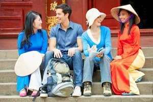Việt Nam 'vừa yêu vừa ghét' trong mắt khách Tây