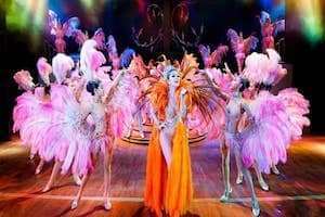 Show chuyển giới - Điểm nổi bật của xứ chùa Vàng.