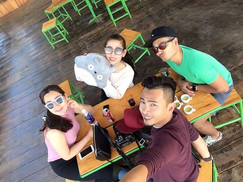 đu d&acirc;y vượt th&aacute;c